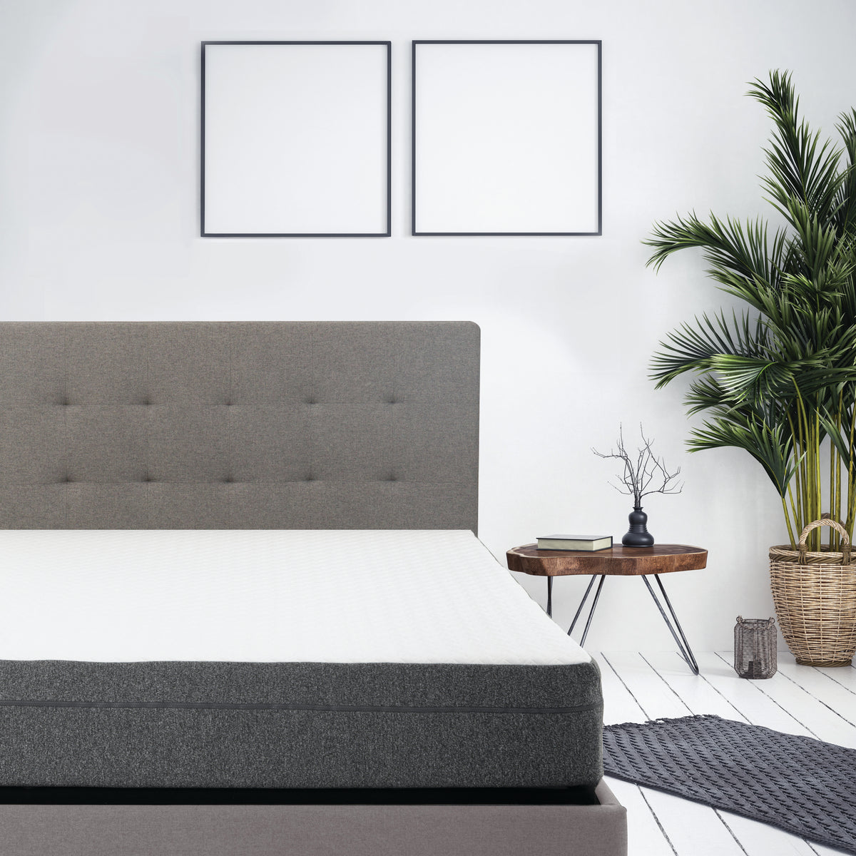 Fully upholstered bed - Cal King